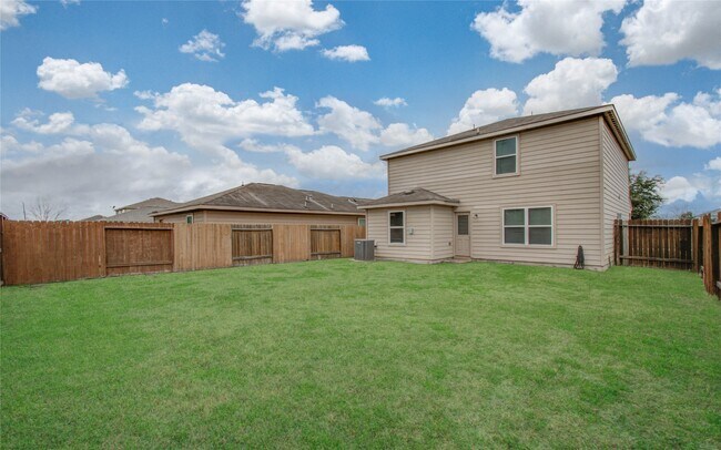 Building Photo - 8218 Hall View Dr