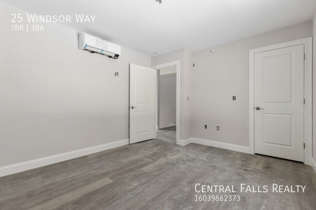 Building Photo - 25 Windsor Wy