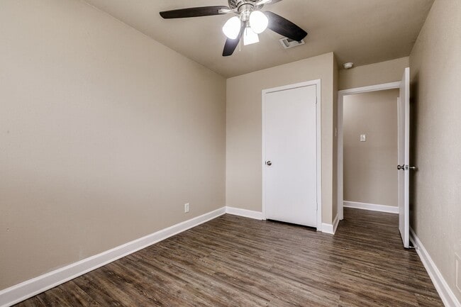 Building Photo - 4-BEDROOM NEAR THE MEDICAL CENTER!