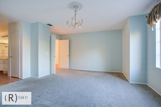 Building Photo - 15984 Paul Ct