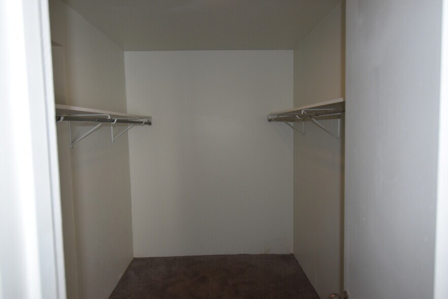 Building Photo - 6718 Eastridge Dr