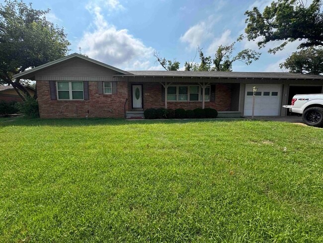 Building Photo - 1516 Rita Ln