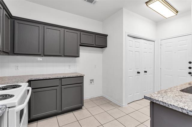 Building Photo - 913 Jenni Dr