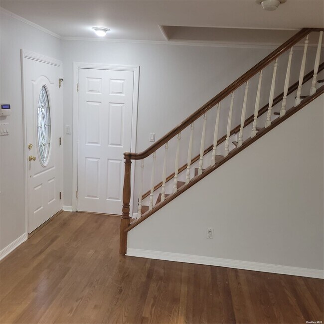 Building Photo - 619 Willis St