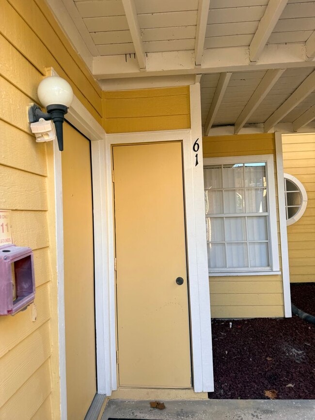 Building Photo - 2498 Sweetwater Club Cir