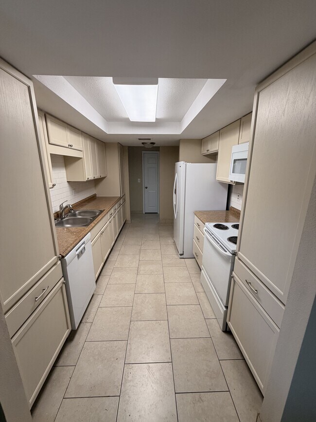 Building Photo - 10489 113th St N