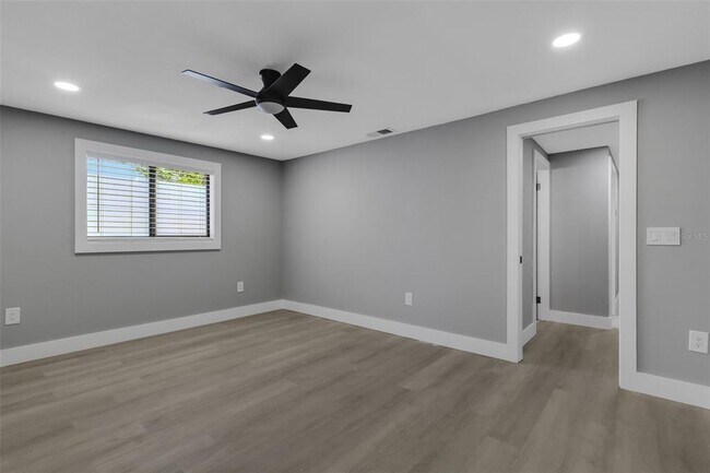 Building Photo - 4645 Hunter Ridge Dr