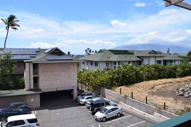 Building Photo - Kalama Terrace Upstairs Furnished Unit Available March 1st, 2026