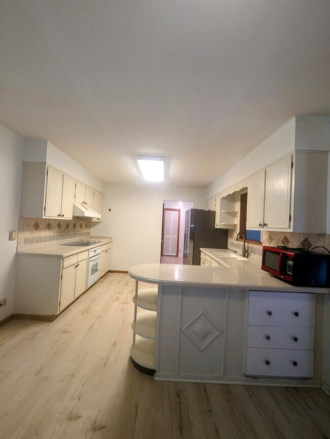 Building Photo - 11124 Farr Dr