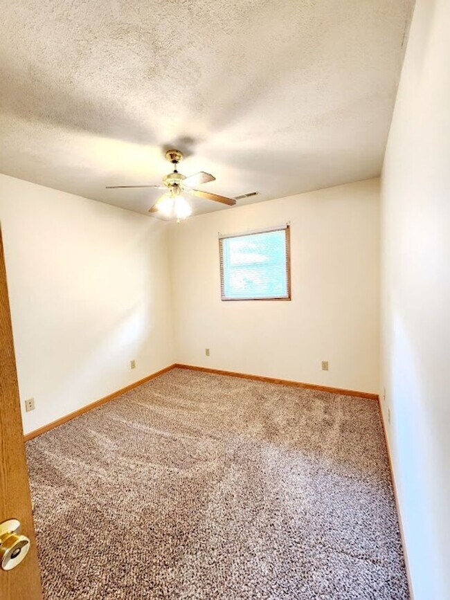 Building Photo - 892 Tremont St