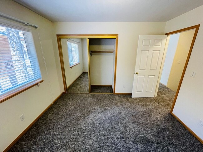 Building Photo - 3 bed 2 bath house for rent in South Lake Tahoe