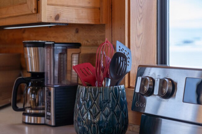 Building Photo - 5406 Henrys Lake Rd