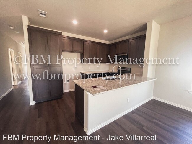 Building Photo - 3 br, 2 bath House - 390 S Pecan