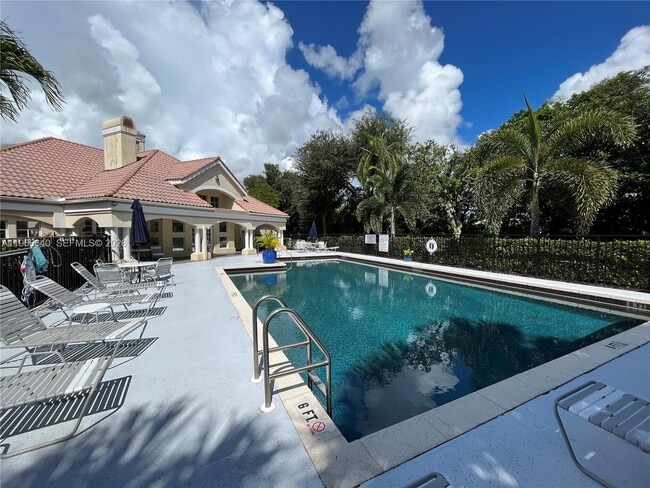 Building Photo - 815 Boynton Beach Blvd