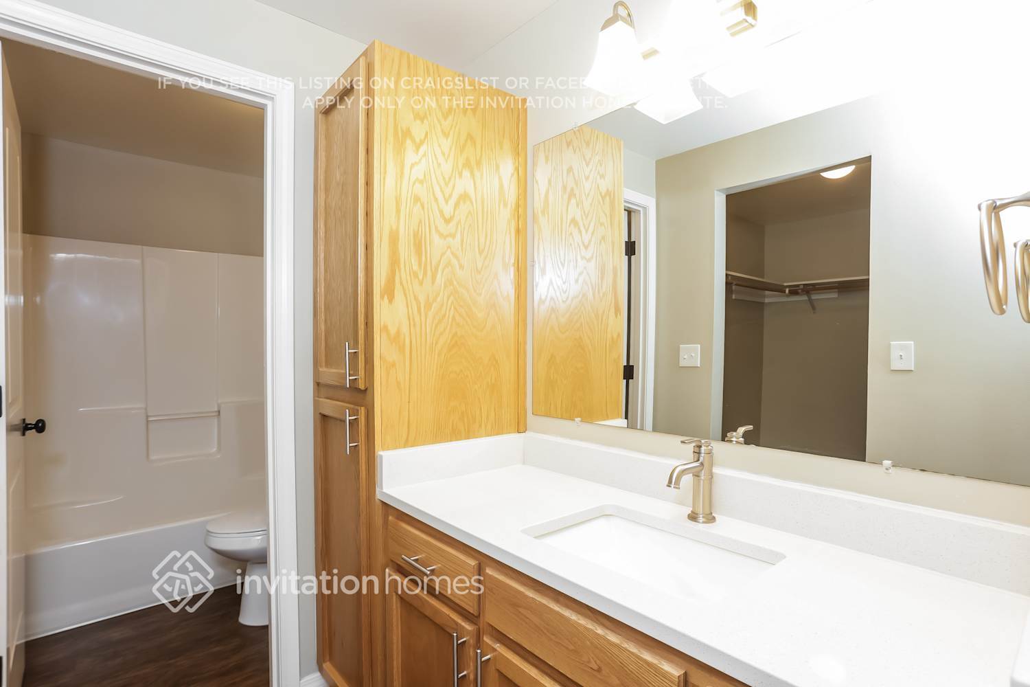 Building Photo - 18511 E Country Club Dr