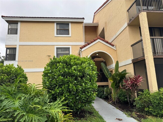 Building Photo - 5661 Riverside Dr