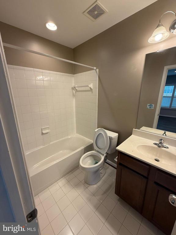 Building Photo - 113 Blackford Dr