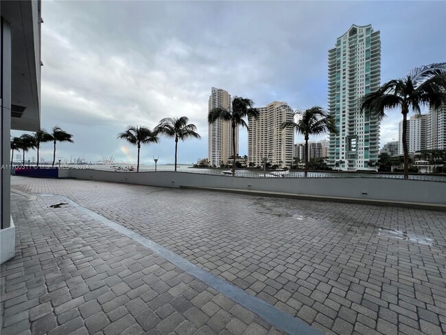 Building Photo - 335 S Biscayne Blvd