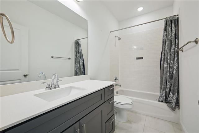 Building Photo - 4261 Shavano Dr
