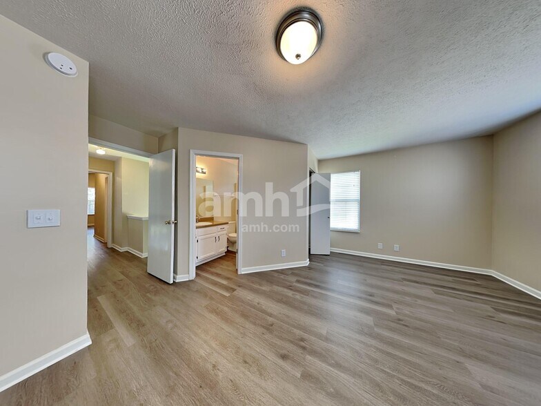 Building Photo - 5711 Briarwick Ct
