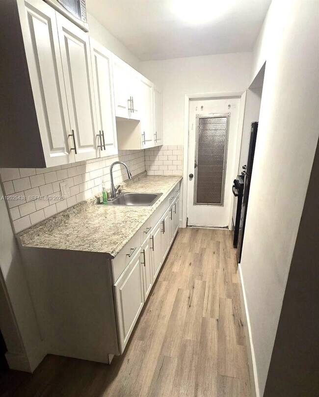Building Photo - 8040 Tatum Waterway Dr