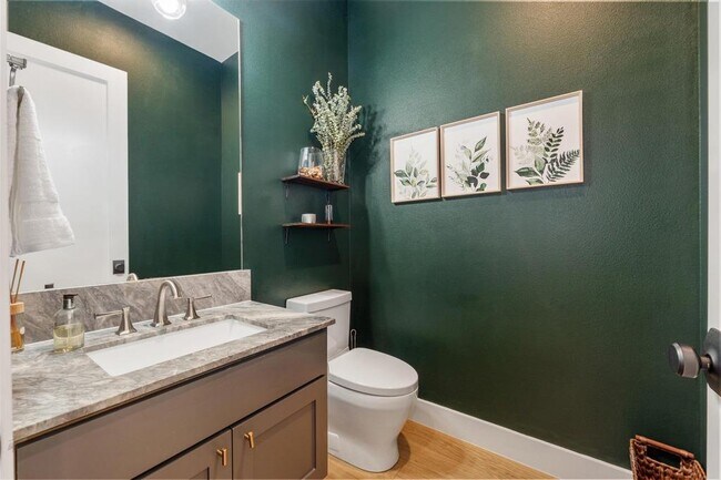 Building Photo - 2600 Arion Cir