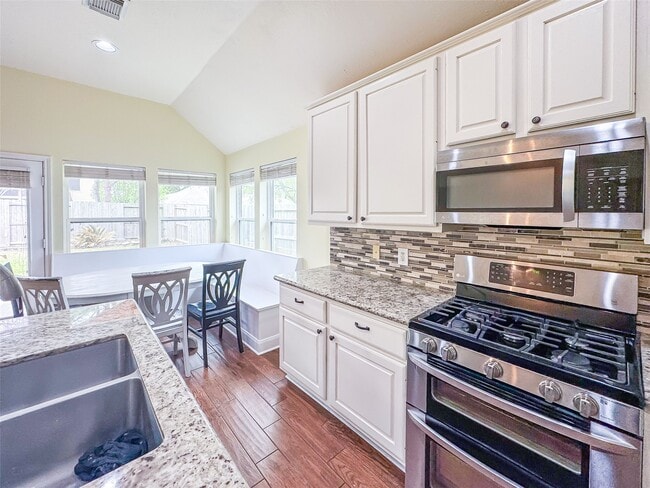 Building Photo - 3015 Gilford Ln