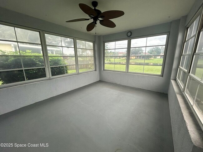 Building Photo - 610 Benton Dr