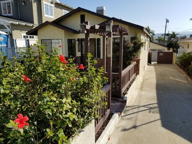 Building Photo - 3-Bedroom Home with Bonus Space | South Redondo Beach | Near Coast