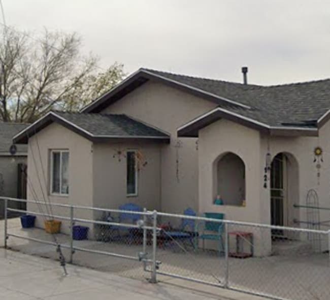 Primary Photo - Charming Sparks Home!