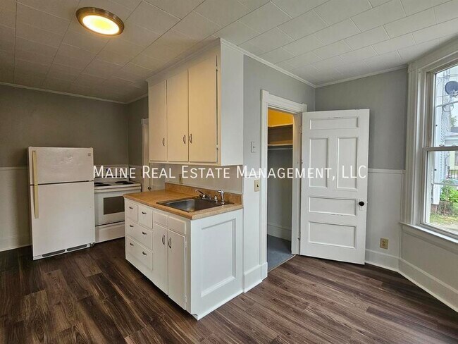 Primary Photo - 31-33 Pine St. Unit-2
