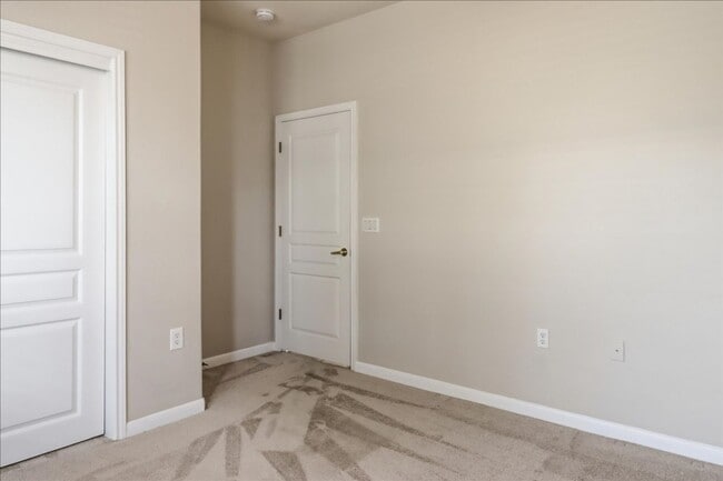 Building Photo - 809 Whispering Wind Dr