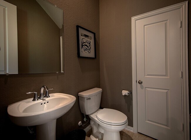 Building Photo - 215 Moon Dance Ct