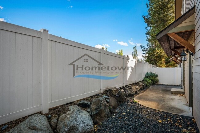 Building Photo - Custom Craftsman Energy Star Home with Gar...