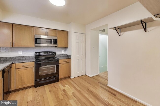 Building Photo - 16 Tabiona Ct