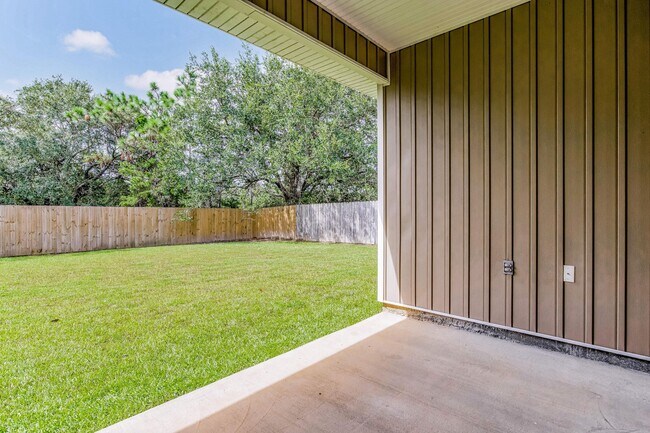 Building Photo - 6809 Water St