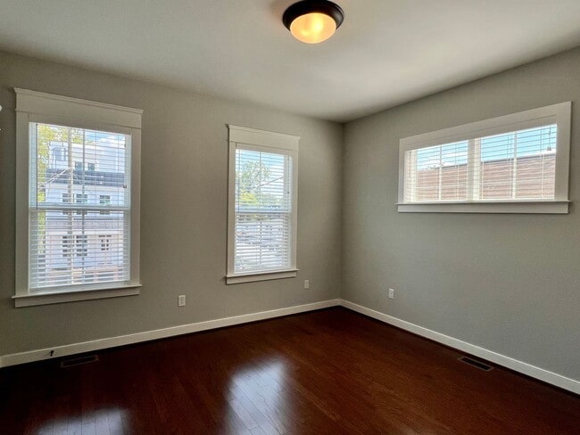 Building Photo - 1228 N 31st St