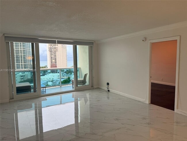 Building Photo - 6770 Indian Creek Dr