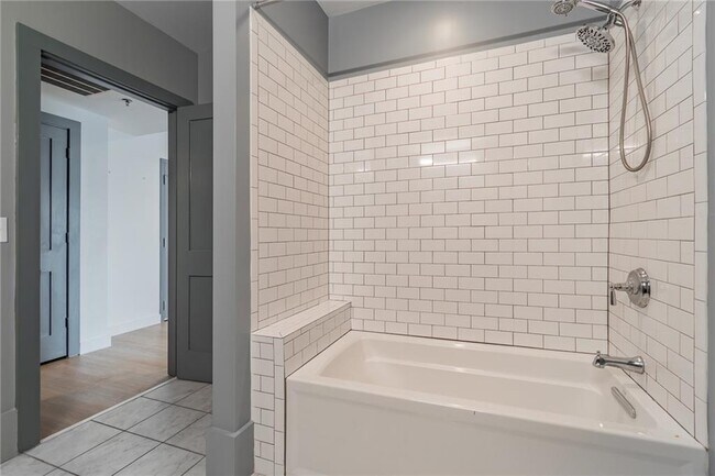 Building Photo - 1100 Howell Mill Rd NW