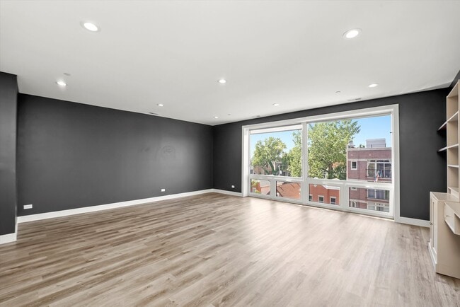 Building Photo - 117 S Bell Ave