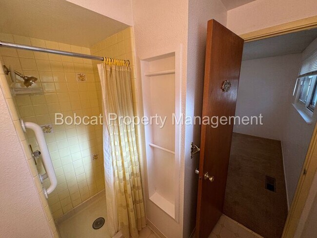 Building Photo - 1316 Stanford Dr