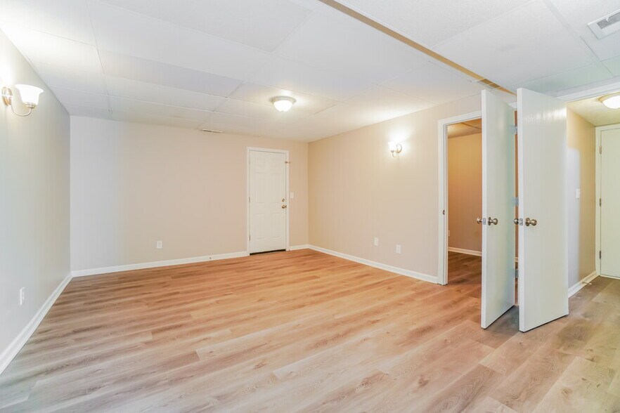 Building Photo - 4196 Salem Dr