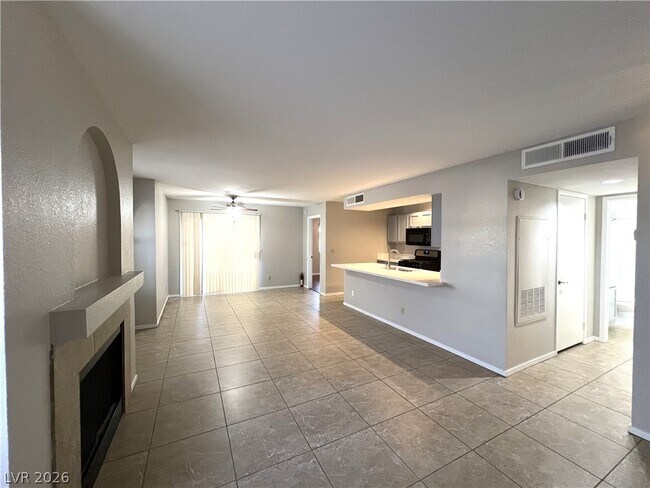 Building Photo - 7570 W Flamingo Rd