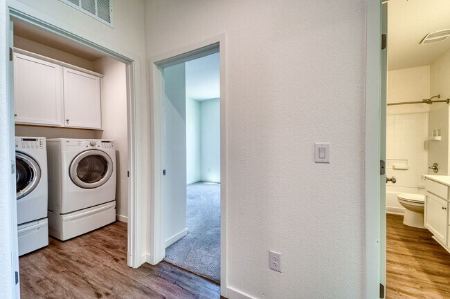 Building Photo - Upgraded Single-Story 3BR/2BA Solar Home o...