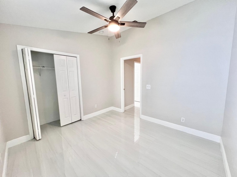 Building Photo - 7547 Terrace River Dr