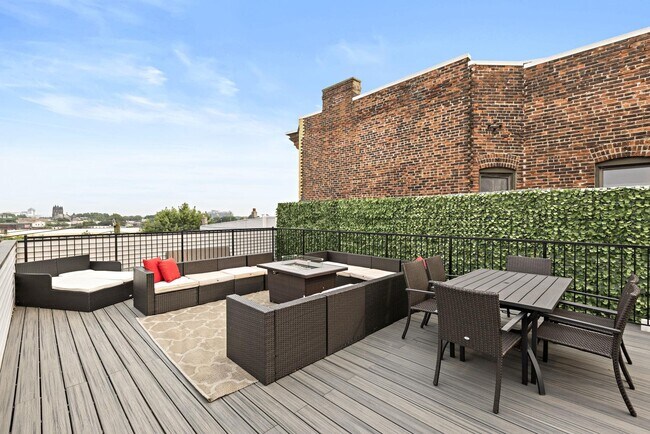 Building Photo - 339 Randolph Ave