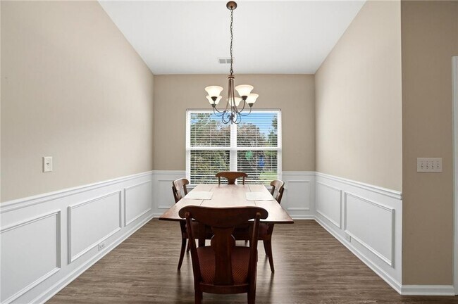 Building Photo - 318 Argyle Ct