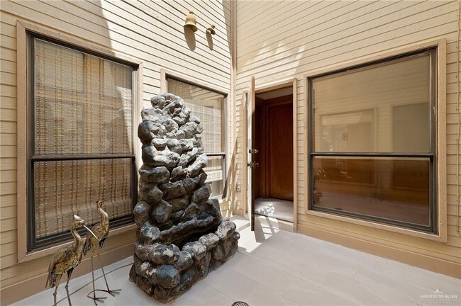 Building Photo - 26 Rio Grande Dr