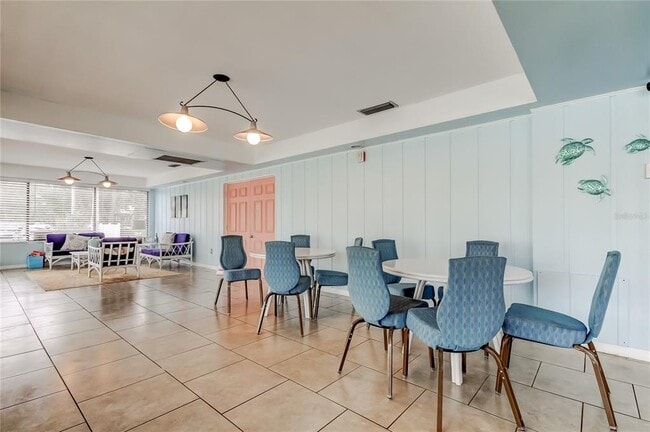 Building Photo - 7321 Central Ave