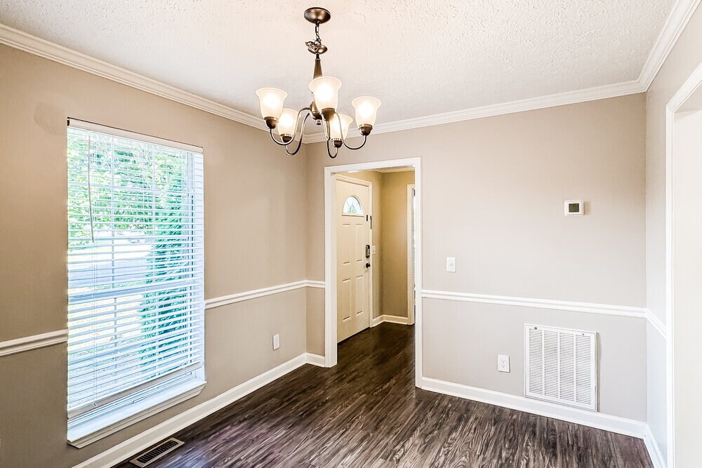 Building Photo - 161 S Birchwood Dr